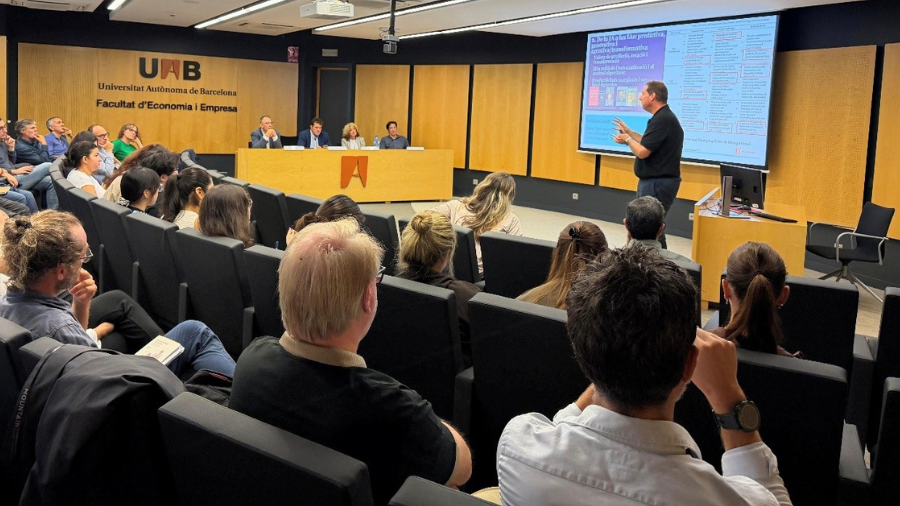 Sala plena de gent
